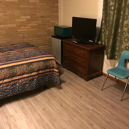 Two Rivers Lakeview Motel المظهر الخارجي الصورة