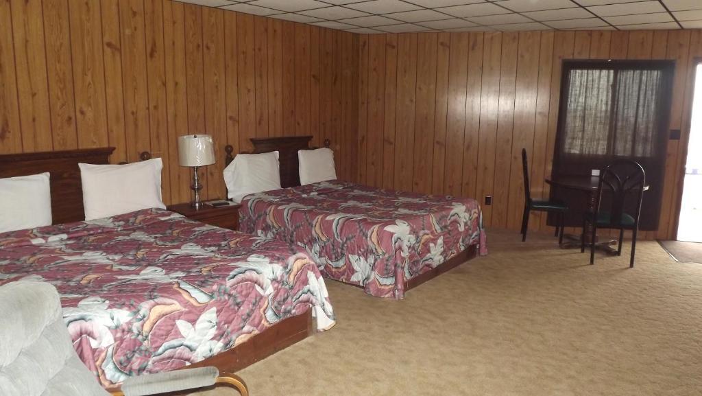 Two Rivers Lakeview Motel الغرفة الصورة