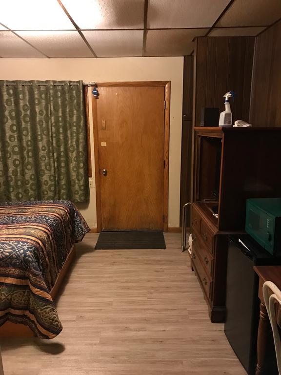 Two Rivers Lakeview Motel المظهر الخارجي الصورة